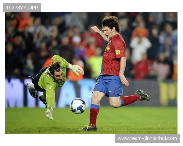 足球史上伟大球星盘点 从贝利到梅西谁能称王